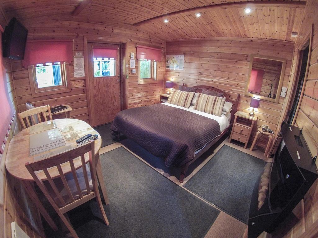 Cypress Log Cabins Accommodation Godshill  Zimmer foto