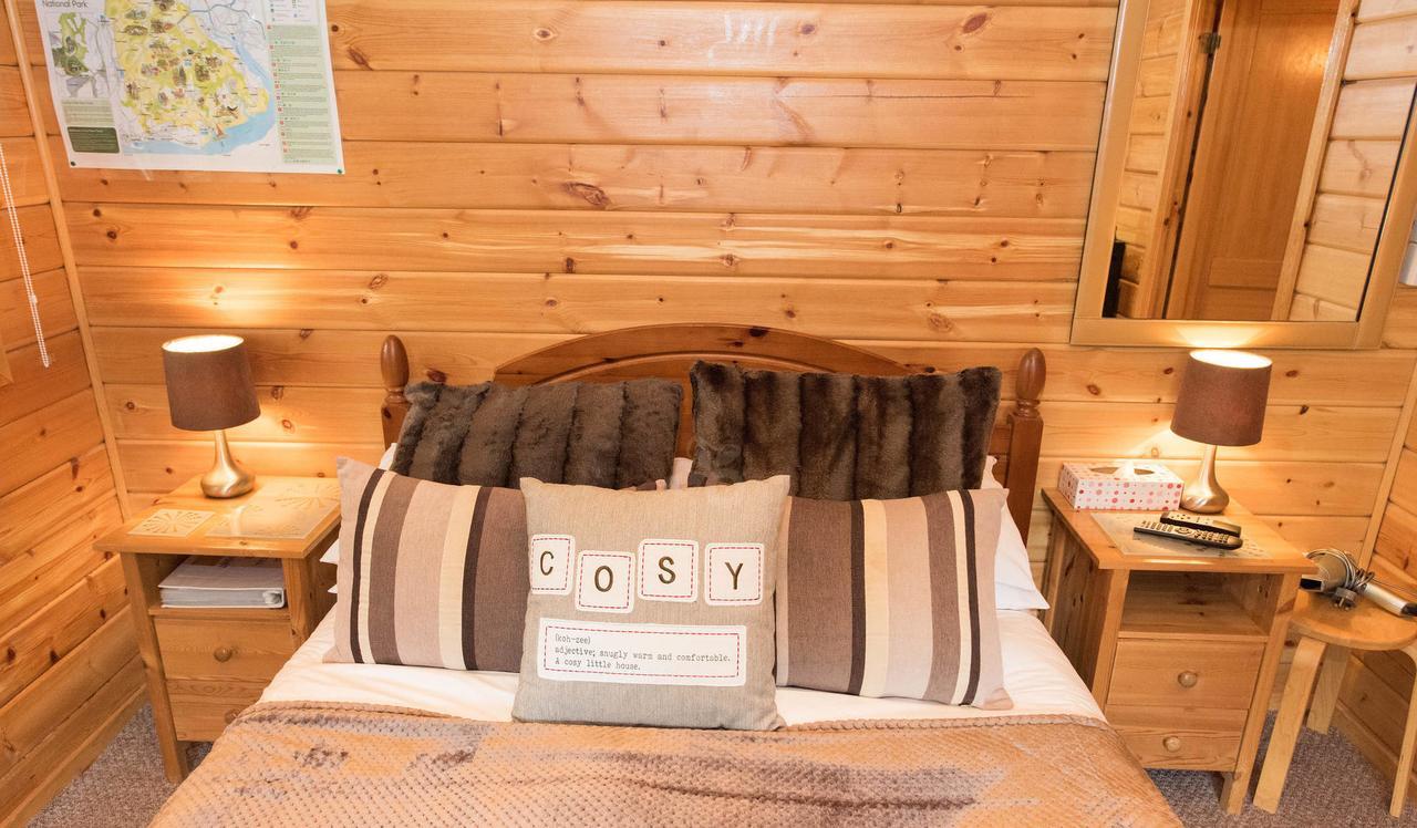 Cypress Log Cabins Accommodation Godshill  Exterior foto